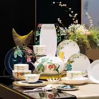 2024新款高档餐具套装景德镇高级陶瓷轻奢骨瓷碗碟盘家用乔迁新居